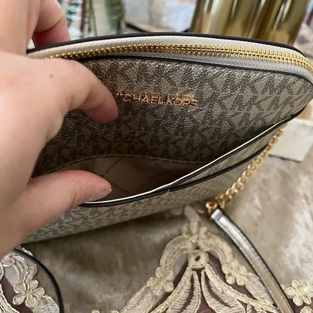 Michael Kors jet set travel crossbody